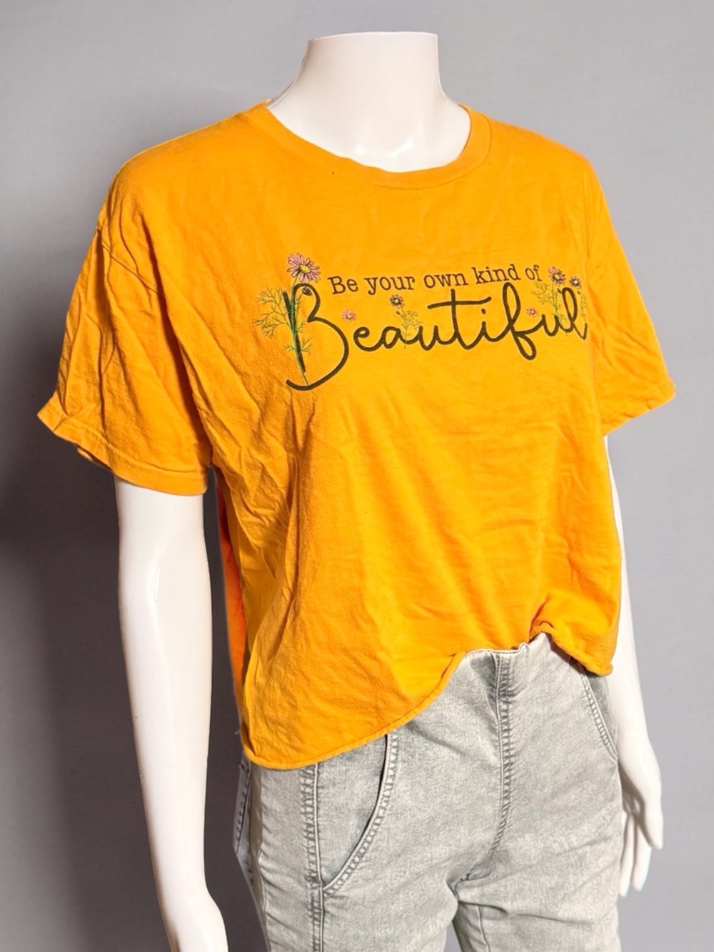 Chic & Cheerful Graphic Tee – “Be Your Own Kind of Beautiful” Yellow Size M